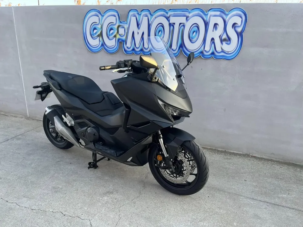 HONDA FORZA 750
